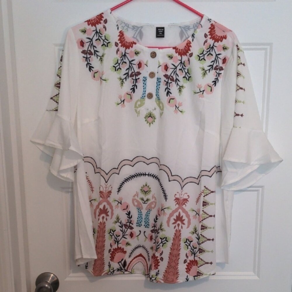 SHEIN Curve 1XL White Floral Embroidered Bell Sleeve Tunic Top